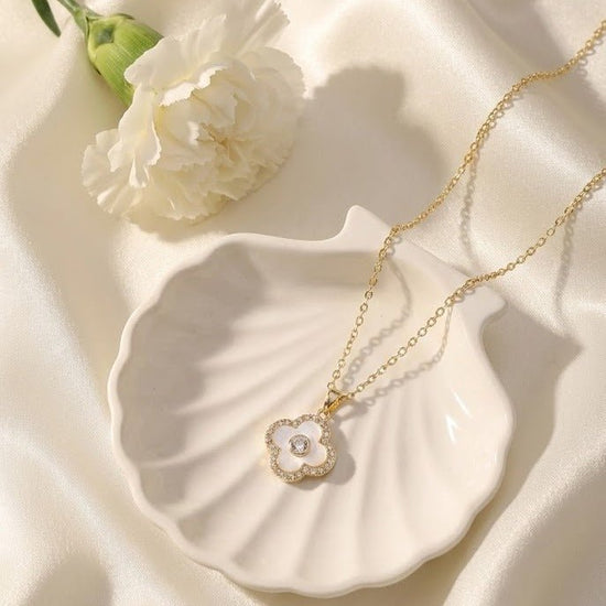 Diamond Clover Pendant Necklace - DIPME