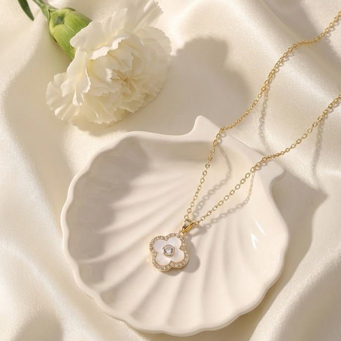 Diamond Clover Pendant Necklace - DIPME
