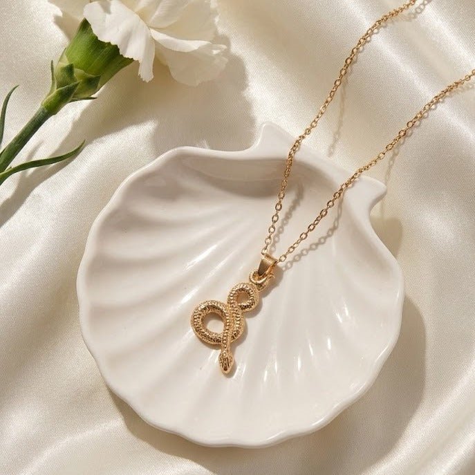 Gold Snake Chain Pendant - DIPME