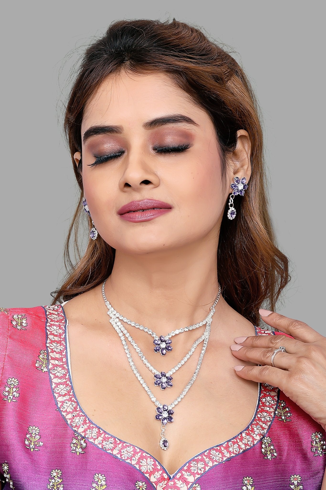 Layered Floral Necklace Set - DIPME